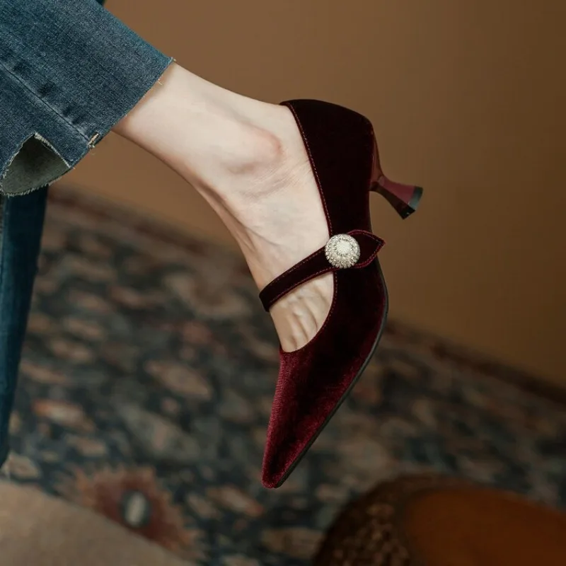 와인 레드 포인티드 토 메리 제인 슈즈 여성용 빈티지  - Womens Heels 리뷰 및 가격